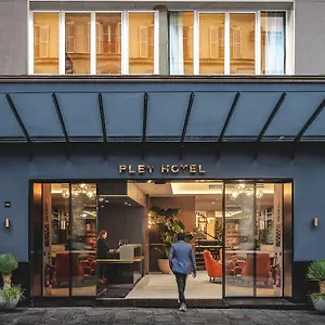 Pley 4*, Париж Франция